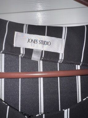 Jones Studio Black & White Pinstripe Top